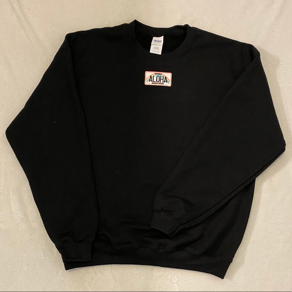 ‘aloha’ patch crewneck